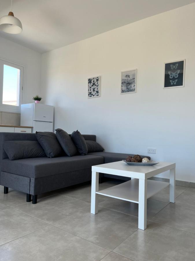 Blue Seaview Appartments Paphos Luaran gambar